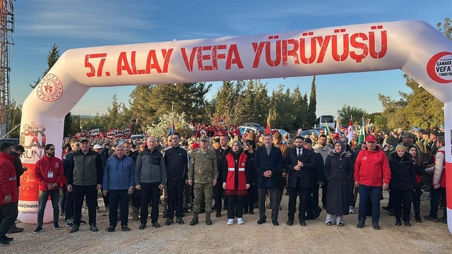Anzak askerler Gelibolu'da 'Şafak Ayini' ile anıldı (2)