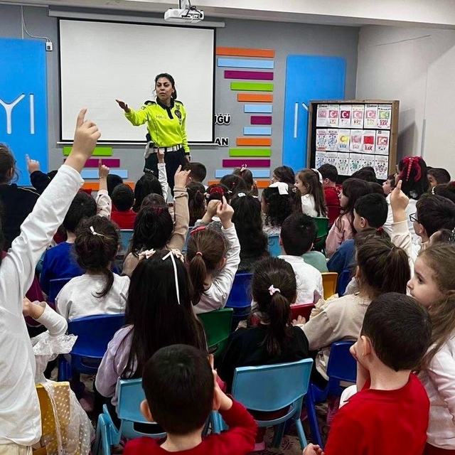 Bilecik'te öğrencilere trafik eğitimi