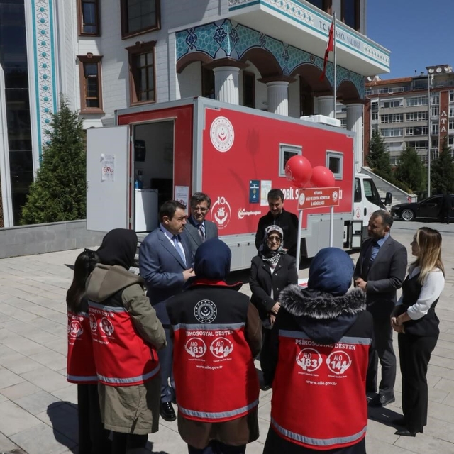 Vali Musa Işın'dan mobil sosyal hizmet aracına yakın takip