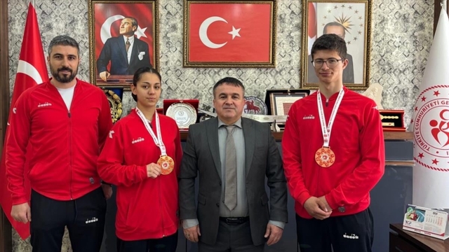 Bilecikli sporculardan kick boksta Türkiye derecesi