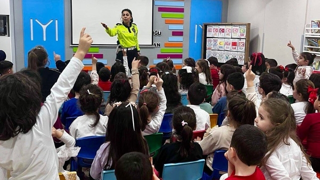 Bilecik'te öğrencilere trafik eğitimi