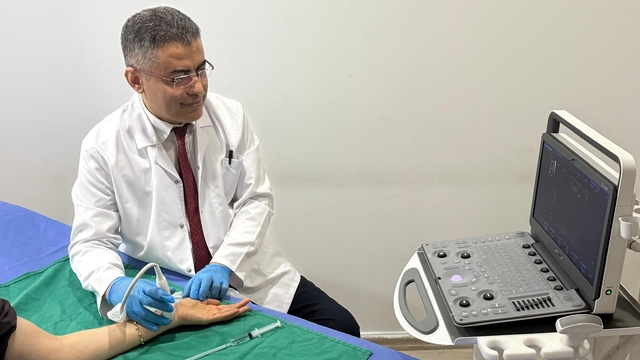 Prof. Dr. İrfan Koca: "Hidrodiseksiyon ile ağrıya değil nedene müdahale ediyoruz"