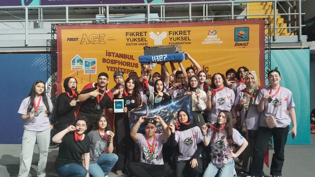 'Çaylak takım', robot yarışmasında Türkiye 2'ncisi oldu