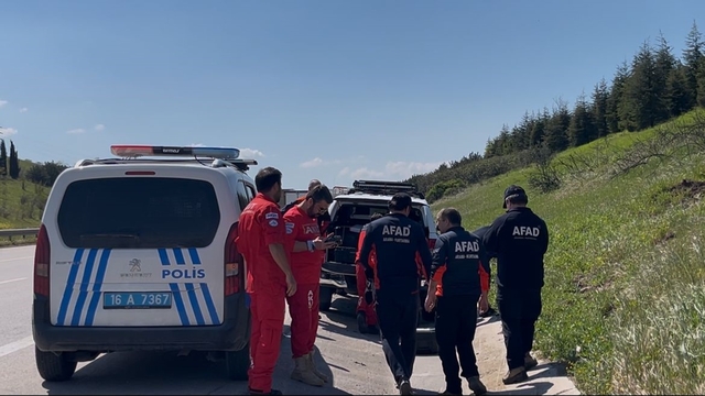 "Otoyola 5 yaşında çocuk bırakıldı" ihbarı ekipleri alarma geçirdi
Bursa'da ihbar sonrası ekipler alarma geçti, ihbar asılsız çıktı