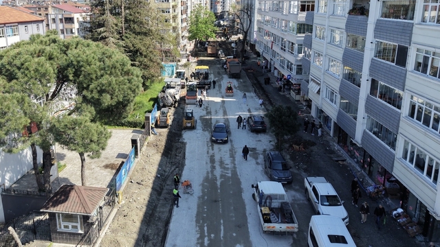 Samsun'da yol ve kaldırımlar yenileniyor