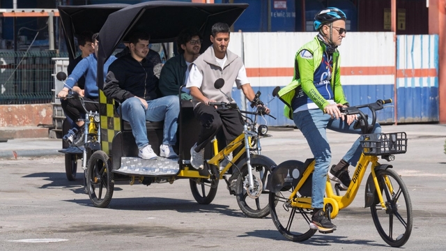 İzmir'de Bisicab dönemi başlıyor
Çevre dostu ulaşım, genç istihdamı destekliyor