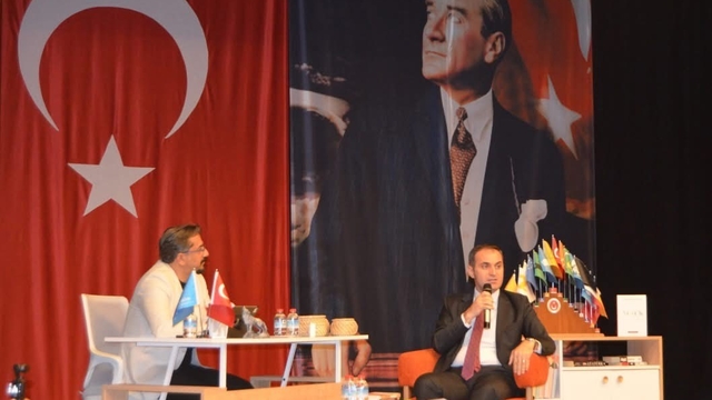 Bayındır'da öğrencilere yönelik kariyer günleri başladı