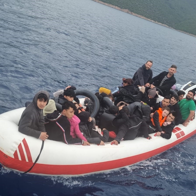 Bodrum'da 40 düzensiz göçmen yakalandı: 2 gözaltı