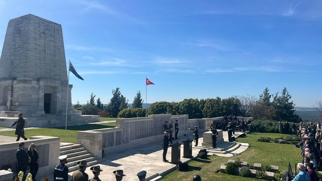 Anzak askerler Gelibolu'da 'Şafak Ayini' ile anıldı (4)