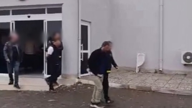 Bursa'da hırsızlık şüphelilerine operasyon; 2 tutuklama