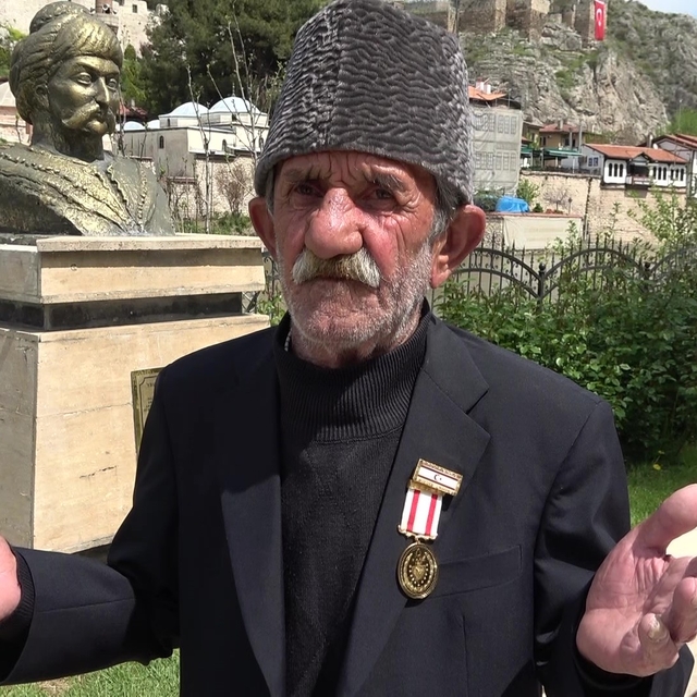 Sattığı keçilerinin parasını alamayan yaşlı adam, sağlığından da oldu