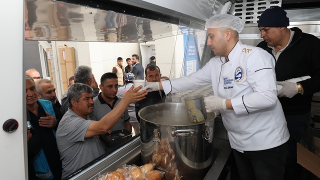 HBB'nin çorba ikramı ile yürekler ısınıyor