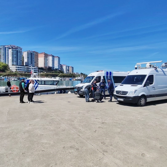 Araklı'da kayıp genç için denizde arama çalışmaları yoğunlaştırıldı