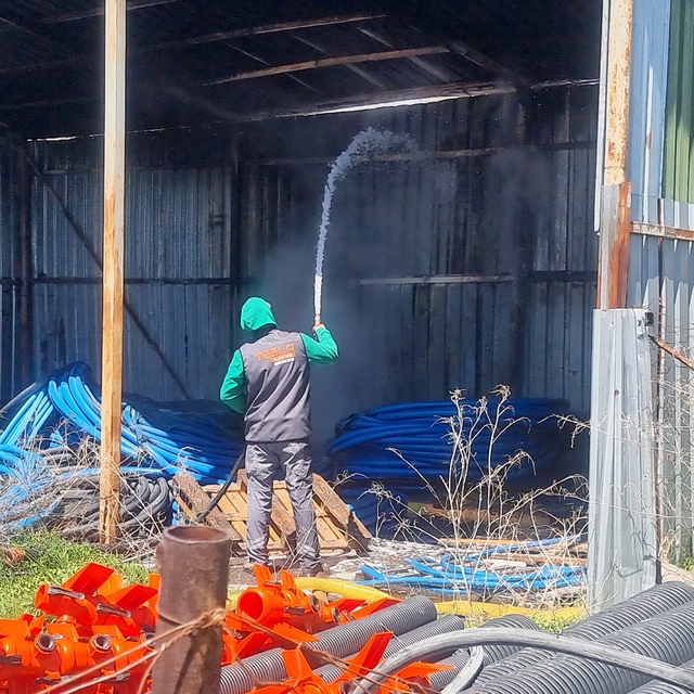 Kütahya'da depo yangını paniğe neden oldu