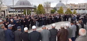 Karapınar'dan hacı adayları dualarla uğurlandı