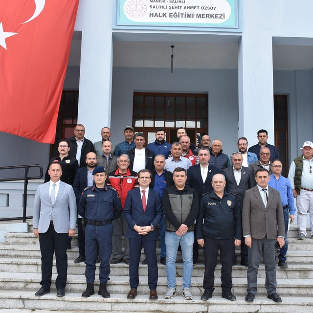 Salihli'de gönüllülere orman yangını eğitimi