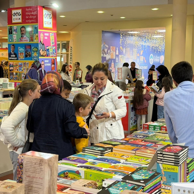 8. Kayseri Kitap Fuarı'na son iki günde yoğun ilgi