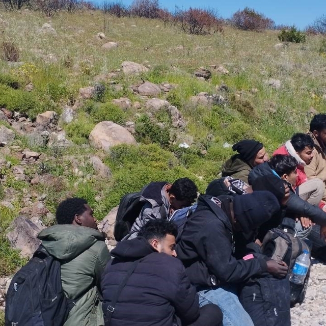 Çeşme'de 36 yasa dışı göçmen ve 2 organizatör yakalandı