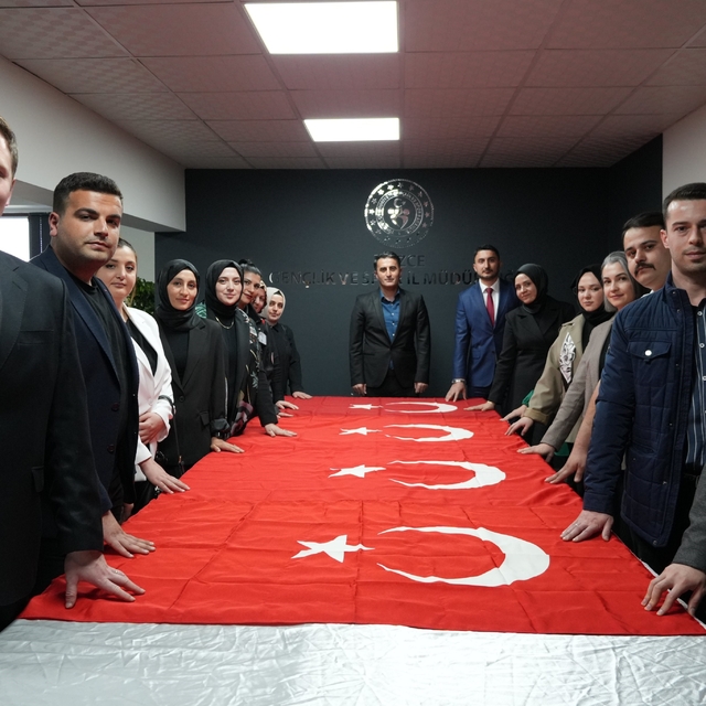 Yemin ederek görevlerine başladılar