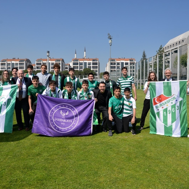 Öğrencilerden şampiyonu ziyaret