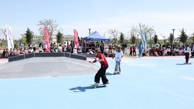 Eyyübiye'de kaykay turnuvası