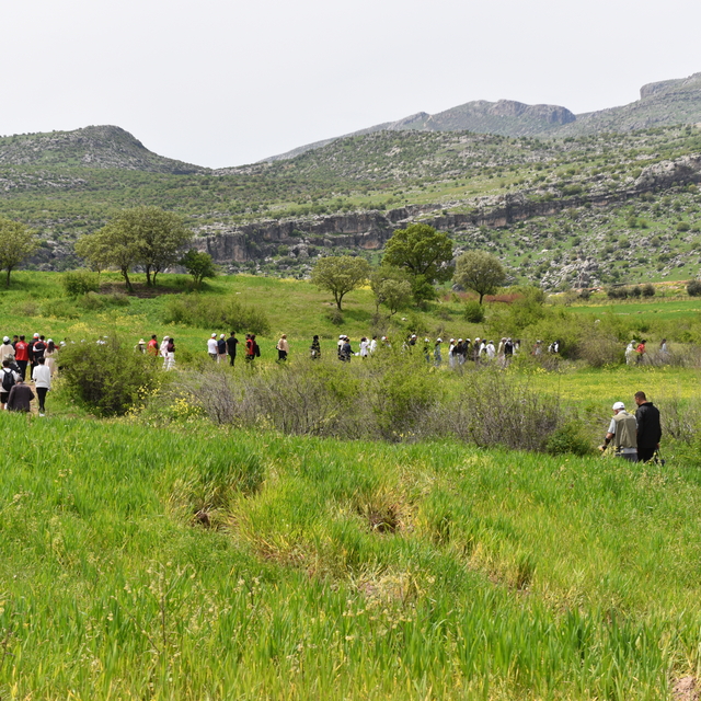 Öğrenciler ve doğaseverler Takoran Vadisi'nde doğa yürüyüşü yaptı