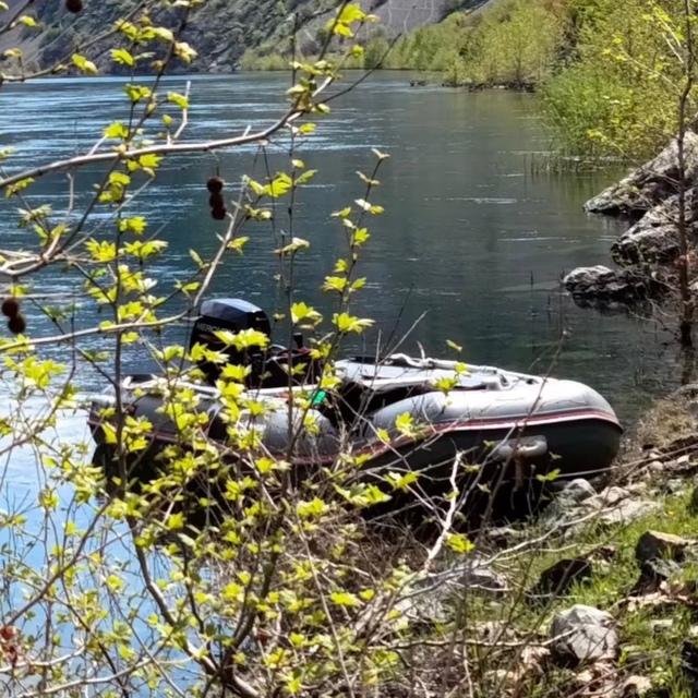 Unuttuğu eşyasını almak için döndü, botla açıldığı Fırat Nehri'nde kayboldu...