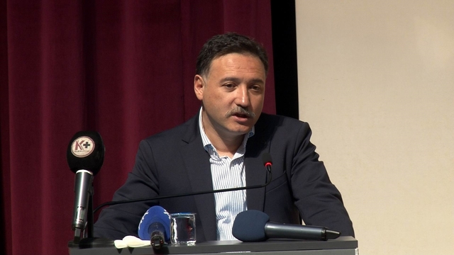 Vali Çiçek: "Talas, neresine giderseniz gidin sizinle konuşan bir yer"
Başkan Yalçın: "Talas'ın çok fazla hem maddi hem manevi mekanları var"
Türkiye Yüzyılında Talas'ın Vizyonu Çalıştayı sona erdi