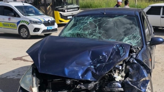 Karabük'te iki otomobil çarpıştı: 3 yaralı