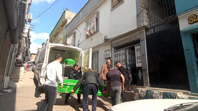 Gaziantep'te şiddet ve taciz iddiasıyla babasını öldüren çocuk tutuklandı