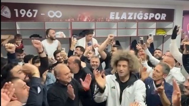 Elazığspor'dan davul klarnet eşliğinde kutlama