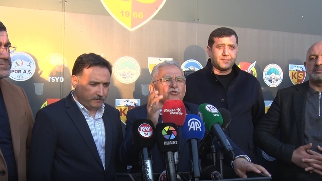 Kayseri protokolünde galibiyet sevinci
Kayseri Valisi Gökmen Çiçek:
"Şehir; birlik ve beraberlik içerisinde hafta içinden bu yana kenetlenmiş durumda"