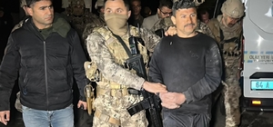 Uşak'ta görev başındaki polis ekiplerine pompalı tüfekle ateş açıldı: 2 pol...