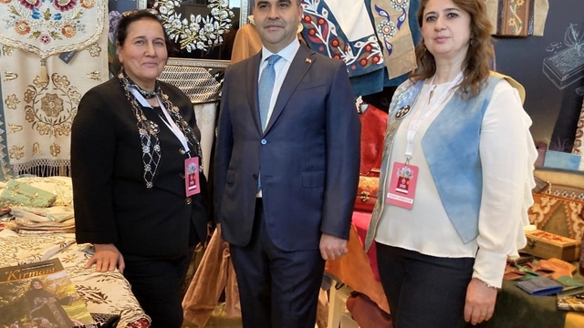 Edirne'nin deri ve saraciye ürünleri Cemre Çarşısı'nda tanıtıldı