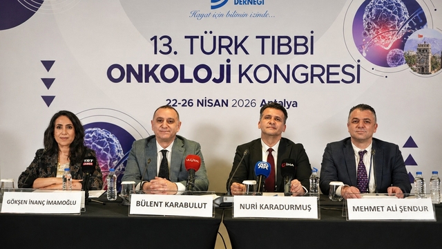 Türk Tıbbi Onkoloji Kongresi Antalya'da düzenlendi: Onkologlardan kemoterapi mesajı
"'Kemoterapi süründürür' algısı doğru değil"
"Kanser eşittir ölüm değil"