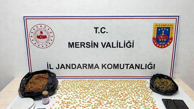 Mersin'de uyuşturucu ticareti yaptıkları iddiasıyla yakalanan 2 zanlıdan 1'i tutuklandı