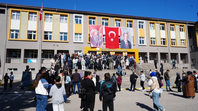 Kastamonu'da öğrencilerin bursluluk sınavı heyecanı başladı