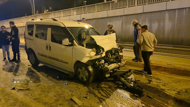Antalya'da 11 araçlı zincirleme kaza: 1 yaralı