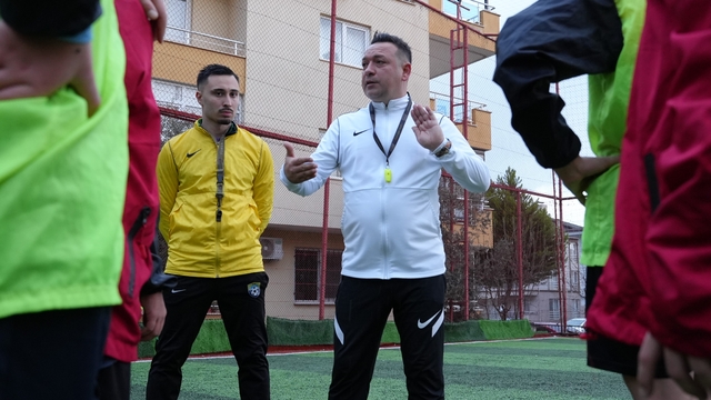 Sokaklardan sahalara uzanan başarı hikayesi: Memurluğu bırakıp hayalindeki kulübü kurdu
