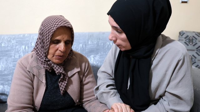 Ayrı şehirler, kayıp hayatlar: Cesetleri bulunamayan Gülistan Doku ve Mekiye Akyel'in ailesi Diyarbakır'da bir araya geldi