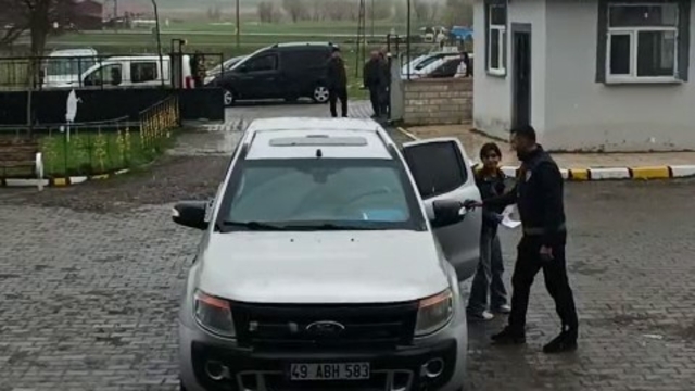 Bulanık'ta kimliğini unutan öğrenciye polis desteği