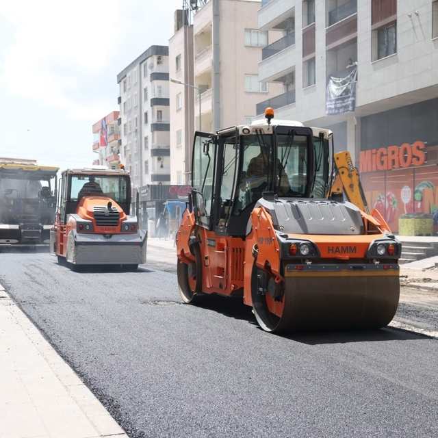 Mardin Büyükşehir Belediyesi, asfalt ve yol yenileme seferberliği başlattı
