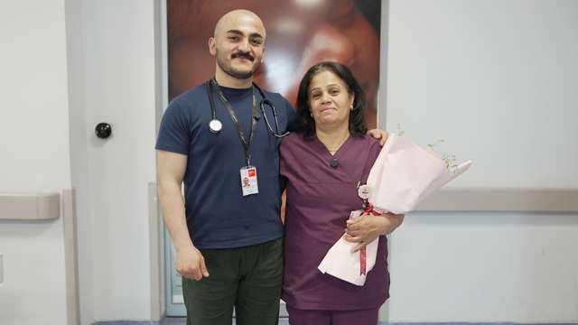 Doktordan hemşire annesine sürpriz