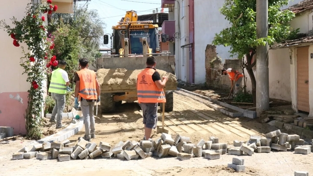 Yenipazar'da üstyapı atağı: Parke taşları yenileniyor