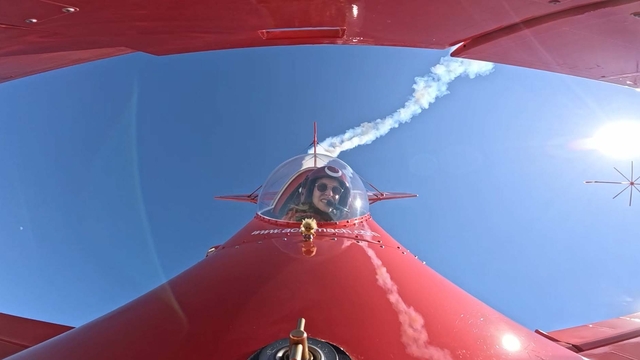 Türkiye'nin ilk profesyonel kadın akrobasi pilotundan, Dünya Pilotlar Günü'ne özel gösteri
