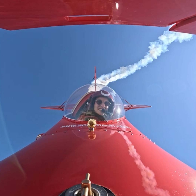 Türkiye'nin ilk profesyonel kadın akrobasi pilotundan, Dünya Pilotlar Günü'...