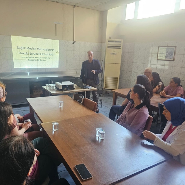 Atatürk Devlet Hastanesi'nde sağlık çalışanlarına hukuki eğitim