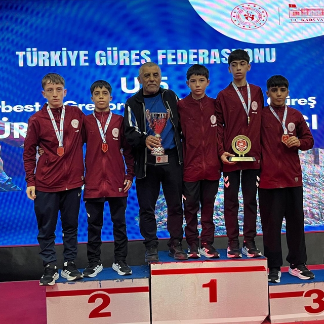 Muğla'lı U15 grekoromen güreş takımı Türkiye ikincisi oldu