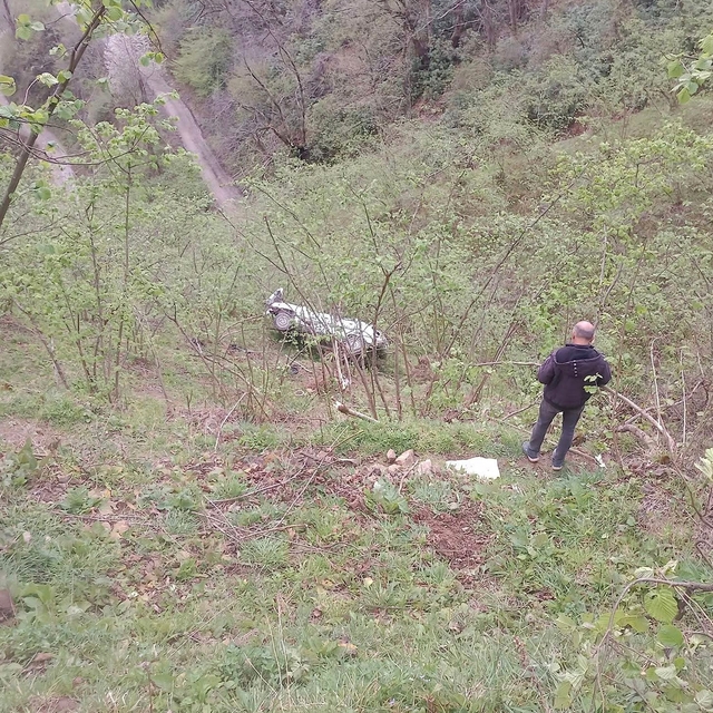 Giresun'da otomobil fındık bahçesine yuvarlandı: 1 ölü