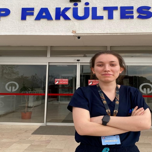 Beynindeki kitle nedeniyle tedavi gören Özlem doktor, hayatını kaybetti